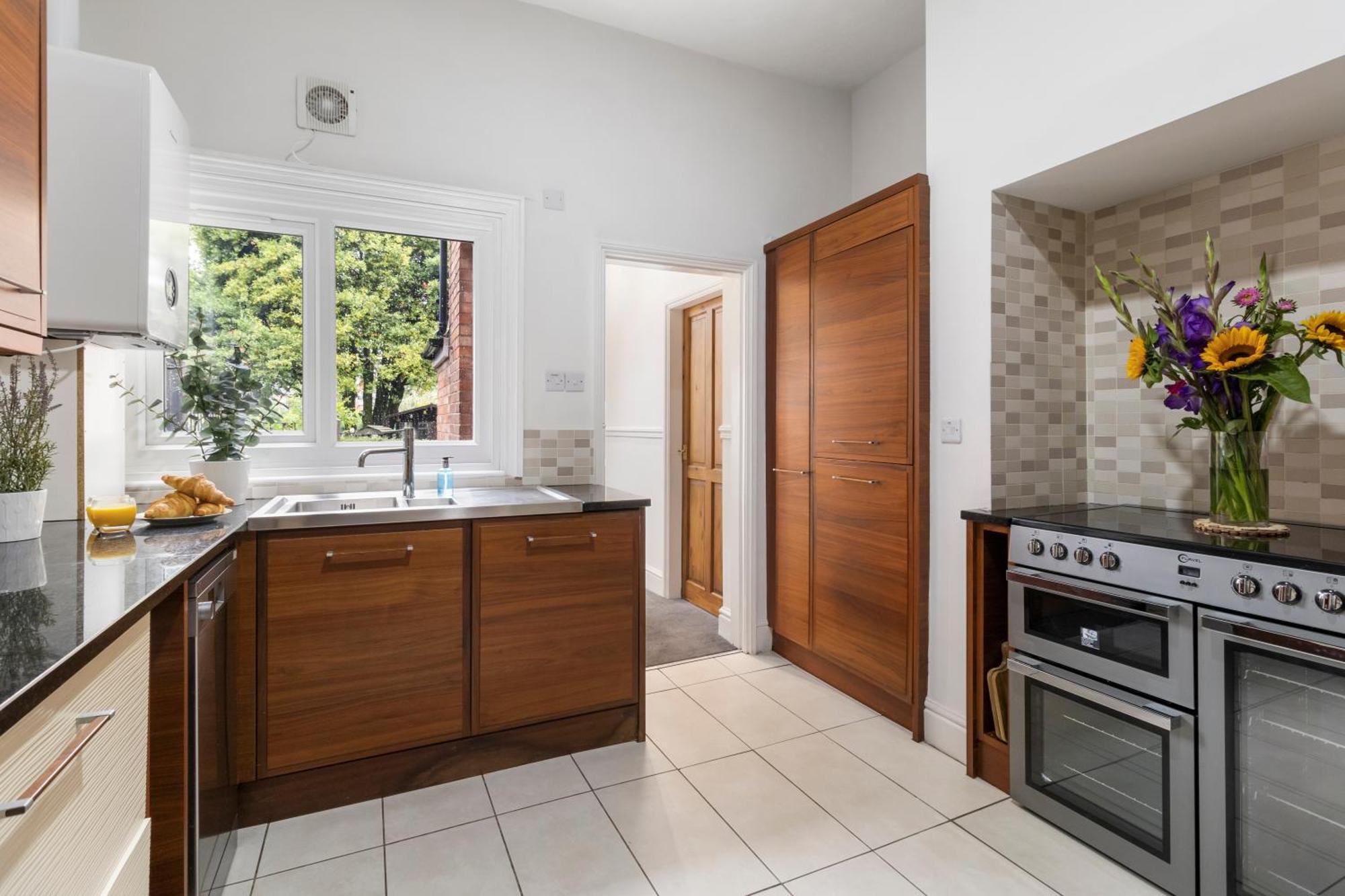 Elegant Malvhina Retreat On The Malvern Hills Great Malvern Exterior photo