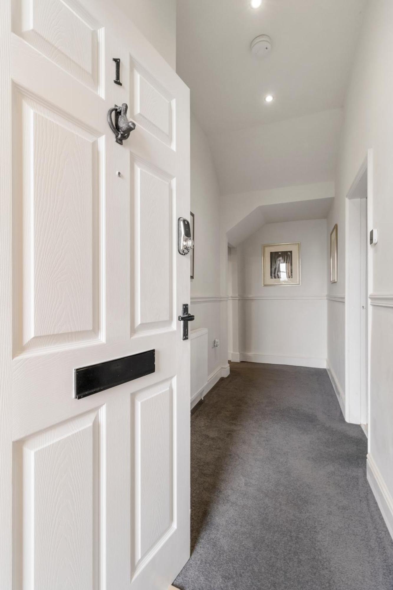 Elegant Malvhina Retreat On The Malvern Hills Great Malvern Exterior photo